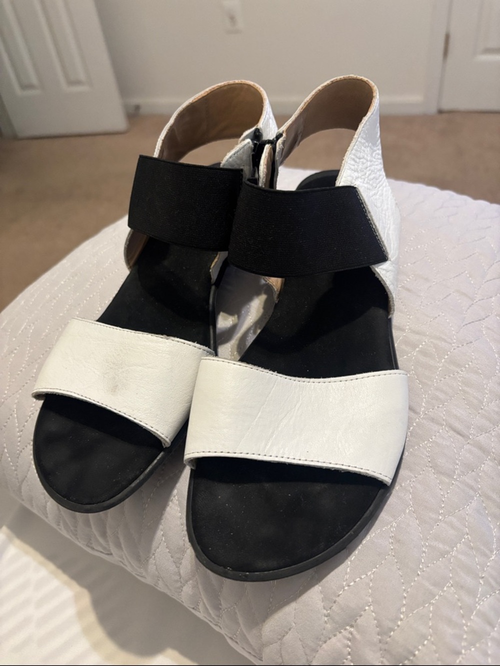 Women's Gucci White and Black Comfort Sandals